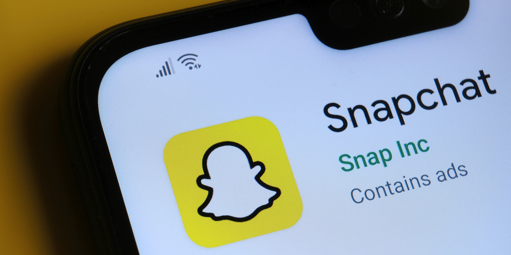 How to Read Snapchat Messages Without Them Knowing